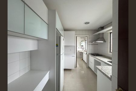 Apartamento para alugar com 230m², 3 quartos e 2 vagas Apartamento para alugar com 230m², 3 quartos e 2 vagasCozinha