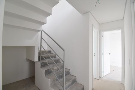 Apartamento à venda com 215m², 3 quartos e 2 vagasCorredor/Escada