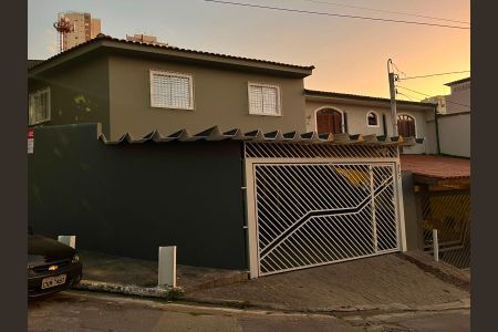 Casa para alugar com 120m², 3 quartos e 2 vagasFachada