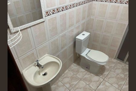 Casa para alugar com 120m², 3 quartos e 2 vagasBanheiro