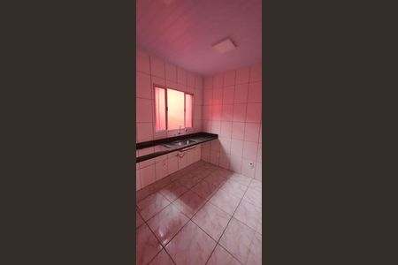 Casa à venda com 120m², 4 quartos e 2 vagas Casa à venda com 120m², 4 quartos e 2 vagasCozinha