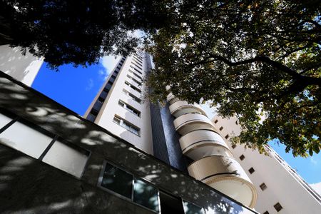 Apartamento à venda com 79m², 2 quartos e 1 vaga Apartamento à venda com 79m², 2 quartos e 1 vagaFachada