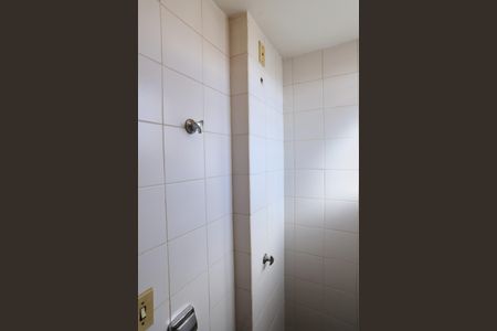 Apartamento à venda com 79m², 2 quartos e 1 vaga Apartamento à venda com 79m², 2 quartos e 1 vagaBanheiro de serviço
