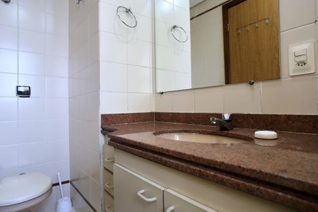 Apartamento à venda com 79m², 2 quartos e 1 vaga Apartamento à venda com 79m², 2 quartos e 1 vagaBanheiro da Suíte