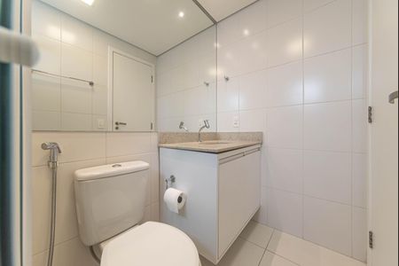 Banheiro de apartamento para alugar com 1 quarto, 51m² em Chácara Santo Antônio (zona Sul), São Paulo