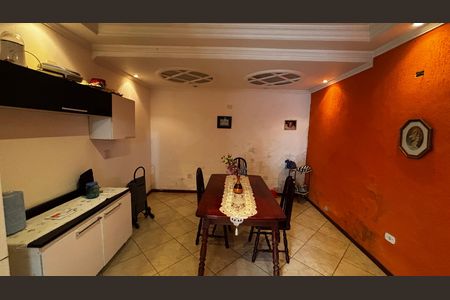 Casa à venda com 233m², 4 quartos e 2 vagas Casa à venda com 233m², 4 quartos e 2 vagasSala de Jantar