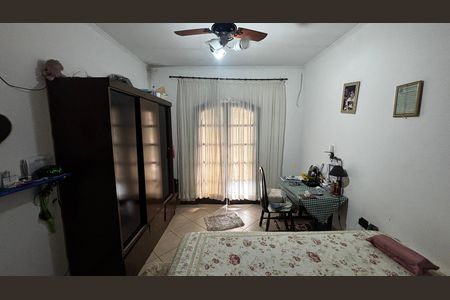 Casa à venda com 233m², 4 quartos e 2 vagas Casa à venda com 233m², 4 quartos e 2 vagasQuarto 1