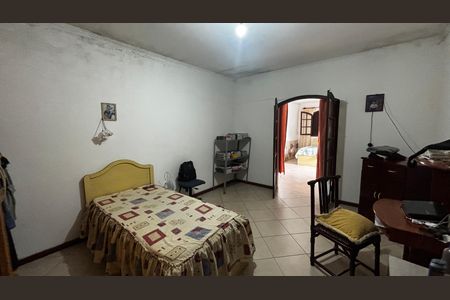 Casa à venda com 233m², 4 quartos e 2 vagas Casa à venda com 233m², 4 quartos e 2 vagasQuarto 2