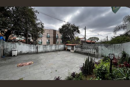 Casa à venda com 233m², 4 quartos e 2 vagas Casa à venda com 233m², 4 quartos e 2 vagasQuintal