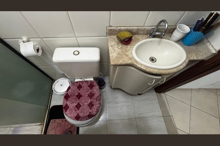 Casa à venda com 233m², 4 quartos e 2 vagas Casa à venda com 233m², 4 quartos e 2 vagasBanheiro da Suíte