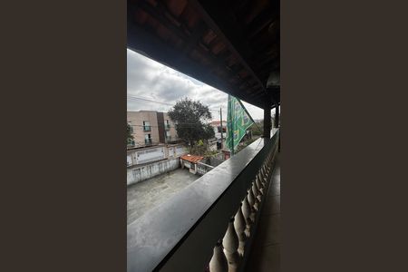 Casa à venda com 233m², 4 quartos e 2 vagas Casa à venda com 233m², 4 quartos e 2 vagasQuarto 1 Varanda