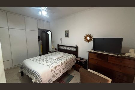Casa à venda com 233m², 4 quartos e 2 vagas Casa à venda com 233m², 4 quartos e 2 vagasSuite