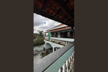 Casa à venda com 233m², 4 quartos e 2 vagas Casa à venda com 233m², 4 quartos e 2 vagasQuarto 3 Varanda