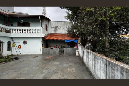 Casa à venda com 233m², 4 quartos e 2 vagas Casa à venda com 233m², 4 quartos e 2 vagasQuintal