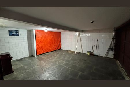 Casa à venda com 233m², 4 quartos e 2 vagas Casa à venda com 233m², 4 quartos e 2 vagasGaragem