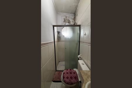 Casa à venda com 233m², 4 quartos e 2 vagas Casa à venda com 233m², 4 quartos e 2 vagasBanheiro da Suíte