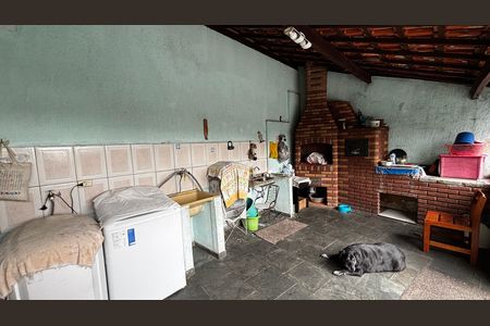 Casa à venda com 233m², 4 quartos e 2 vagas Casa à venda com 233m², 4 quartos e 2 vagasÁrea de Serviço