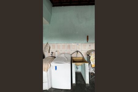 Casa à venda com 233m², 4 quartos e 2 vagas Casa à venda com 233m², 4 quartos e 2 vagasÁrea de Serviço