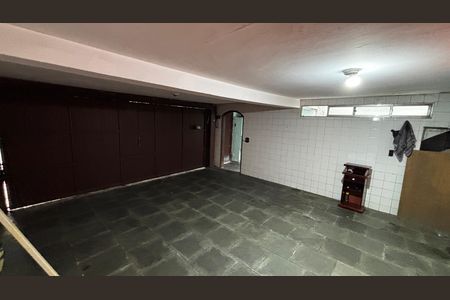 Garagem de casa à venda com 4 quartos, 233m² em Utinga, Santo André