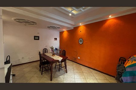 Casa à venda com 233m², 4 quartos e 2 vagas Casa à venda com 233m², 4 quartos e 2 vagasSala de Jantar