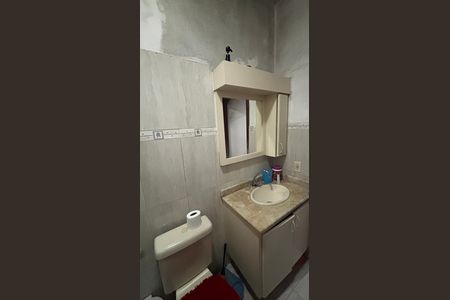 Casa à venda com 233m², 4 quartos e 2 vagas Casa à venda com 233m², 4 quartos e 2 vagasBanheiro
