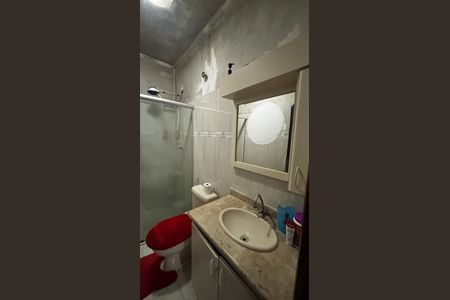 Casa à venda com 233m², 4 quartos e 2 vagas Casa à venda com 233m², 4 quartos e 2 vagasBanheiro