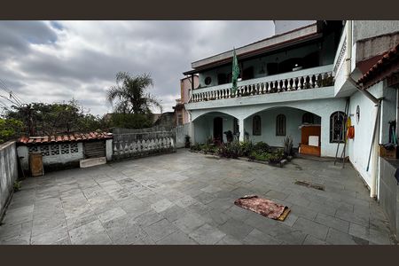 Quintal de casa à venda com 4 quartos, 233m² em Utinga, Santo André
