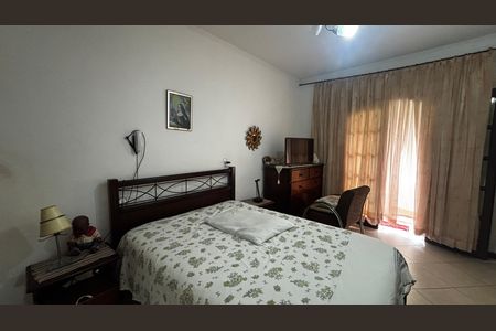 Casa à venda com 233m², 4 quartos e 2 vagas Casa à venda com 233m², 4 quartos e 2 vagasSuite
