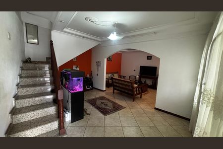 Casa à venda com 4 quartos, 233m² em Utinga, Santo André
