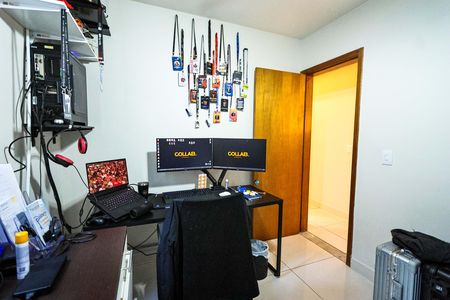 Apartamento à venda com 133m², 4 quartos e 2 vagasQuarto 3