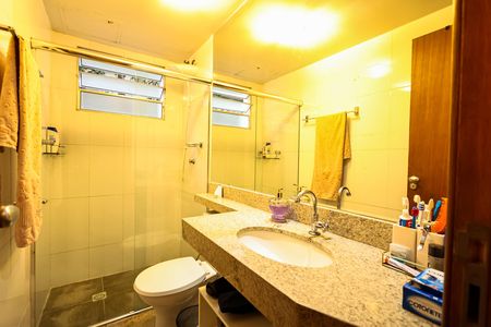 Apartamento à venda com 133m², 4 quartos e 2 vagasBanheiro