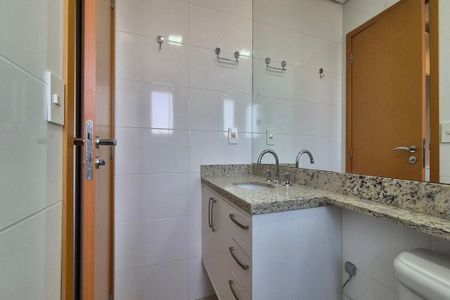 Apartamento para alugar com 90m², 3 quartos e 2 vagas Apartamento para alugar com 90m², 3 quartos e 2 vagasBanheiro da Suíte