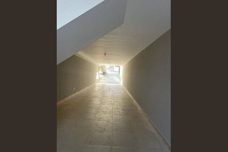 Casa à venda com 3 quartos, 230m² em Vila Nivi, São Paulo