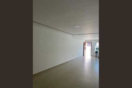 Casa à venda com 3 quartos, 230m² em Vila Nivi, São Paulo