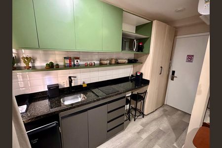 Cozinha de kitnet/studio à venda com 1 quarto, 33m² em Bela Vista, São Paulo