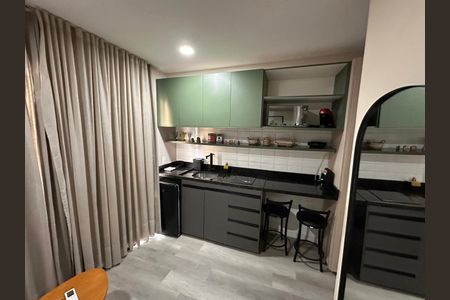 Cozinha de kitnet/studio à venda com 1 quarto, 33m² em Bela Vista, São Paulo