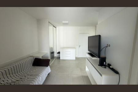 Sala/Quarto/Cozinha de kitnet/studio à venda com 1 quarto, 38m² em Campo Belo, São Paulo