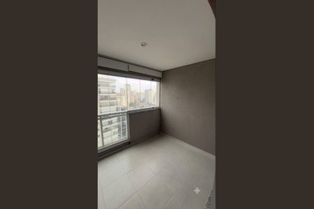 Varanda de kitnet/studio à venda com 1 quarto, 38m² em Campo Belo, São Paulo