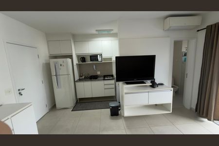 Sala/Quarto/Cozinha de kitnet/studio à venda com 1 quarto, 38m² em Campo Belo, São Paulo