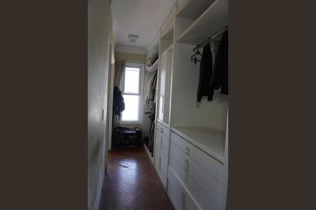Casa de condomínio para alugar com 450m², 4 quartos e sem vagaCloset da suíte 1