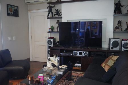 Sala de TV de casa de condomínio à venda com 4 quartos, 450m² em Parque Sinai, Santana de Parnaíba