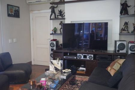 Casa de condomínio para alugar com 450m², 4 quartos e sem vaga Casa de condomínio para alugar com 450m², 4 quartos e sem vagaSala de TV