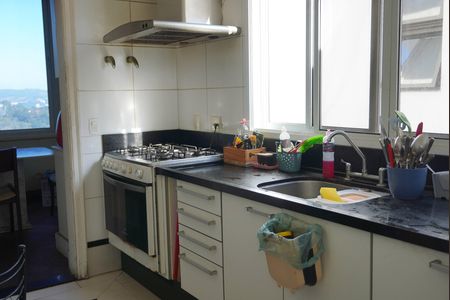 Casa de condomínio para alugar com 450m², 4 quartos e sem vagaCozinha