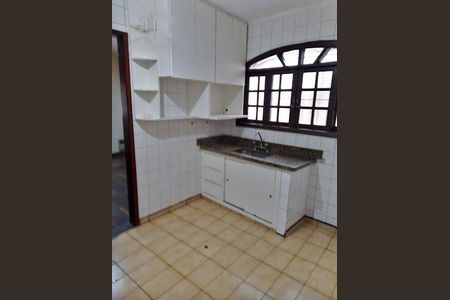Casa à venda com 3 quartos, 120m² em Vila Brasilio Machado, São Paulo