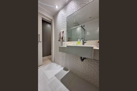 Apartamento à venda com 111m², 3 quartos e 1 vaga Apartamento à venda com 111m², 3 quartos e 1 vagaBanheiro Social