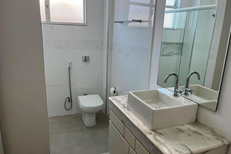 Apartamento para alugar com 150m², 3 quartos e 1 vaga Apartamento para alugar com 150m², 3 quartos e 1 vagaBanheiro da Suíte