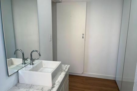 Apartamento para alugar com 150m², 3 quartos e 1 vaga Apartamento para alugar com 150m², 3 quartos e 1 vagaBanheiro da Suíte