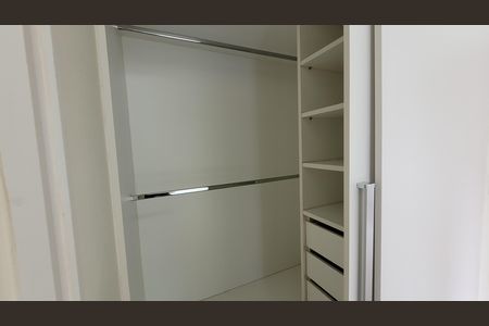 Casa de condomínio para alugar com 270m², 3 quartos e 5 vagas Casa de condomínio para alugar com 270m², 3 quartos e 5 vagasSuite 03
