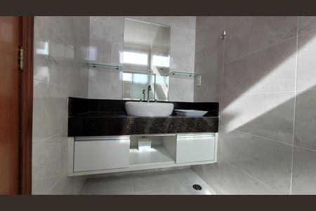 Casa de condomínio para alugar com 270m², 3 quartos e 5 vagas Casa de condomínio para alugar com 270m², 3 quartos e 5 vagasBanheiro Suite 02