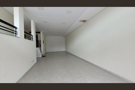 Casa de condomínio para alugar com 270m², 3 quartos e 5 vagas Casa de condomínio para alugar com 270m², 3 quartos e 5 vagasFachada fundos e garagemj